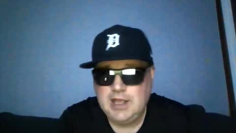 holden_minutz online show from April 15, 8:03 am