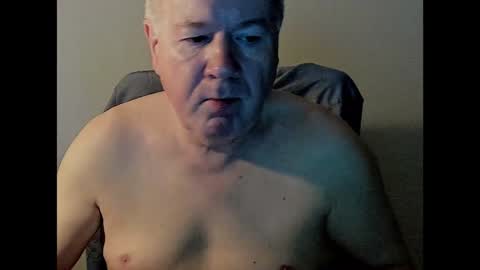 Snapshot of holgerhb53 chatting on December 23, 9:59 am Holger online show from December 23, 9:59 am