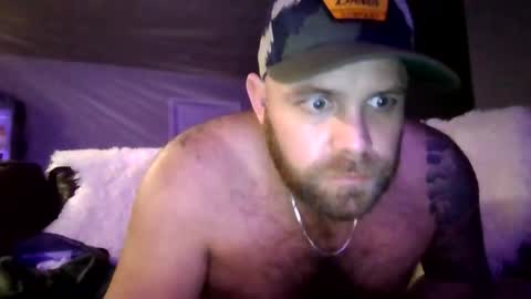 Snapshot of hollemanjustin99 chatting on October 18, 4:17 am Jjjmoney93 online show from October 18, 4:17 am