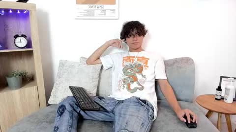 Snapshot of honeymoon_sariel chatting on October 5, 7:51 pm honeymoon_sariel online show from October 5, 7:51 pm
