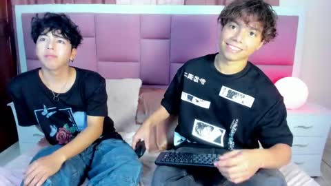 honeymoon_sariel online show from May 23, 2:33 pm