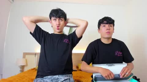 hoot_booys_ online show from April 10, 9:55 pm