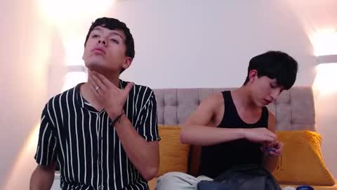 hoot_booys_ online show from November 14, 9:05 pm