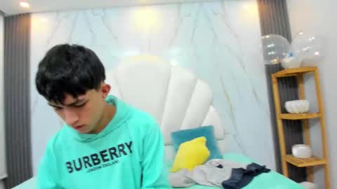 hoot_booys_ online show from February 23, 9:38 pm