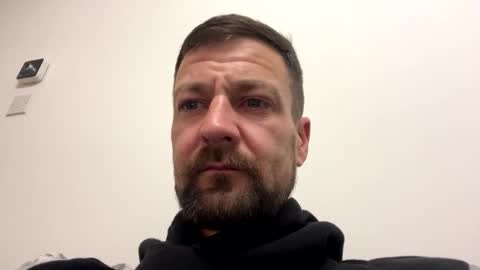 horndog1990123 online show from October 18, 9:31 pm