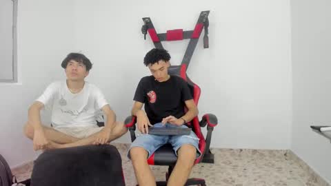 Snapshot of horny_latino_boys chatting on October 14, 6:37 pm Enyer and Sebastian online show from October 14, 6:37 pm