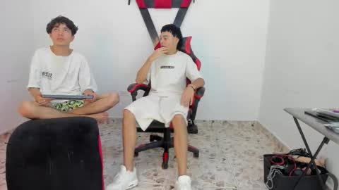 Snapshot of horny_latino_boys chatting on October 12, 3:33 am Enyer and Sebastian online show from October 12, 3:33 am