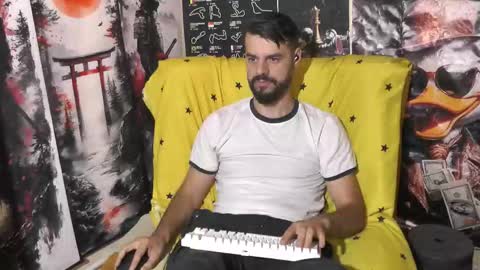 Snapshot of hornymaster93 chatting on September 30, 5:24 am hornymaster online show from September 30, 5:24 am