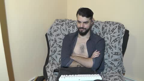 Snapshot of hornymaster93 chatting on December 11, 6:27 am hornymaster online show from December 11, 6:27 am