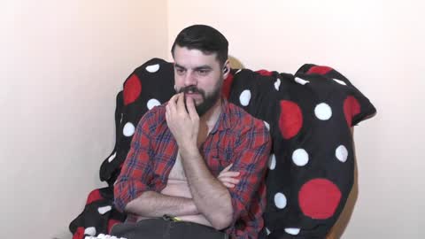 Snapshot of hornymaster93 chatting on January 28, 2:21 am hornymaster online show from January 28, 2:21 am