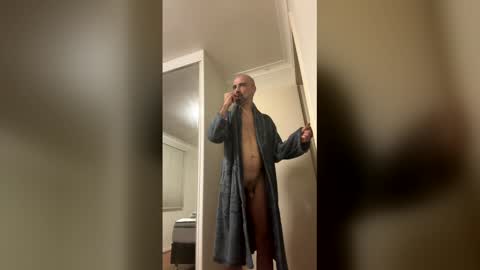 hornyonelooking1 online show from February 25, 10:38 am