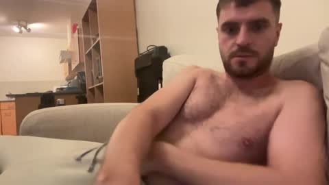 Snapshot of hornytom27 chatting on October 22, 6:32 pm Horny247 online show from October 22, 6:32 pm