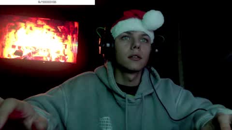 Hot boy 2002 online show from December 16, 10:45 pm