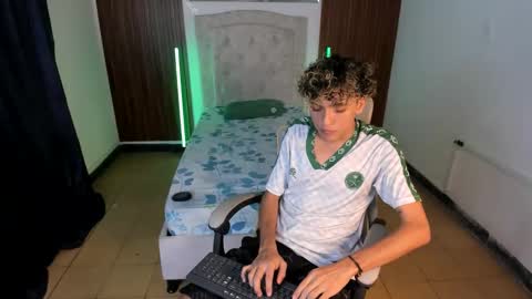 hot bunny online show from November 17, 4:37 am