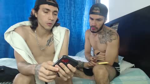 Snapshot of hot_sharks__ chatting on March 7, 12:34 pm Hot Sharks online show from March 7, 12:34 pm