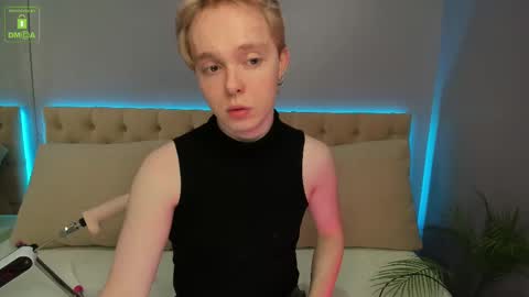 hot_twinkboy online show from February 18, 3:21 pm