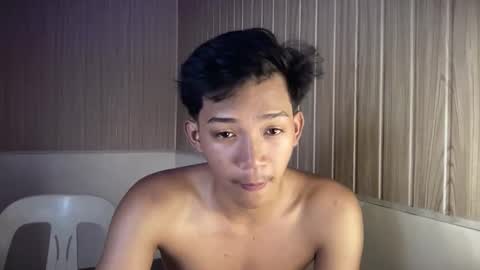 hotasian_jerome online show from May 4, 8:16 am