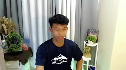 hotasian_richard online show from April 9, 11:05 am