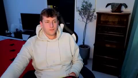 Hotboyshorny online show from April 25, 8:17 am