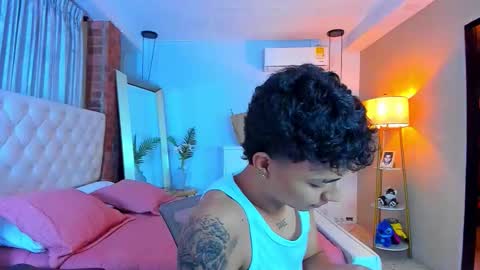 Hussain   aaron and Ekko online show from February 17, 11:36 pm