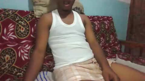 hotguyy001 online show from January 14, 3:22 am