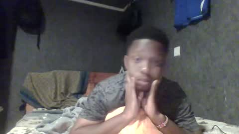 Snapshot of hotguyy001 chatting on February 26, 3:10 am hotguyy001 online show from February 26, 3:10 am