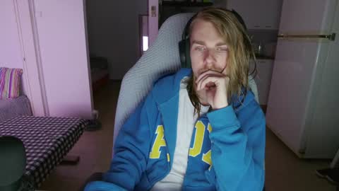 Hikikomori Alex online show from December 10, 3:33 pm