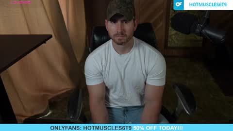 hotmuscles6t9 online show from July 13, 10:11 pm
