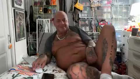 hotstuff775616 online show from December 1, 4:15 am