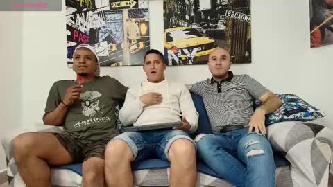 hott_asses online show from December 30, 2:40 pm