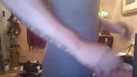 houndmefromhell online show from December 5, 10:01 am