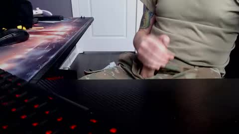 hrnysoldier92 online show from February 5, 8:27 pm