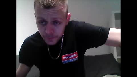 Snapshot of hubikush22 chatting on December 10, 4:27 pm hubikush22 online show from December 10, 4:27 pm