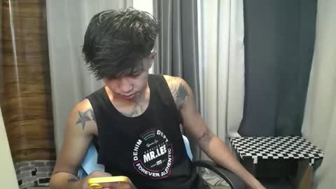 hugecockchristian online show from November 24, 8:04 am