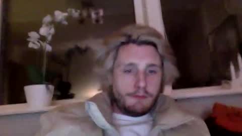 hugeswedishviking online show from November 17, 11:30 pm