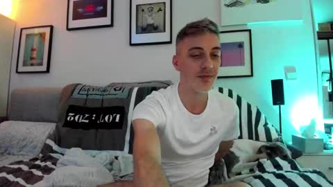 Hugo online show from December 9, 9:33 pm