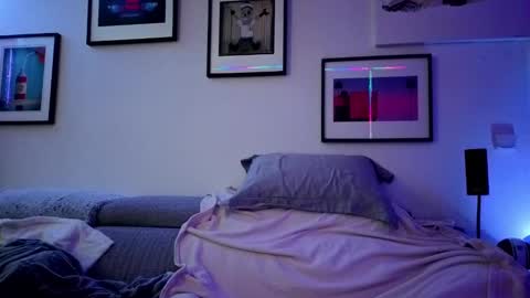 Hugo online show from January 24, 8:54 pm