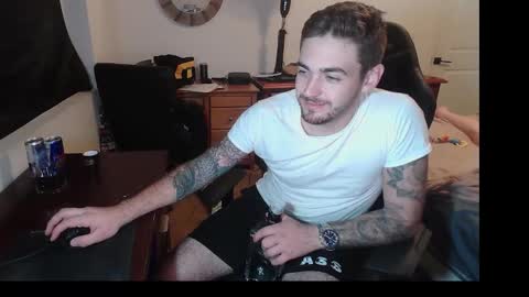 hungmtnman2256 online show from March 24, 3:22 am