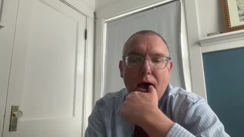 AARON online show from December 1, 3:26 pm