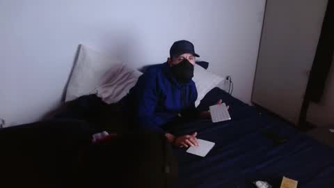 king Hung Uncut online show from December 14, 3:35 am