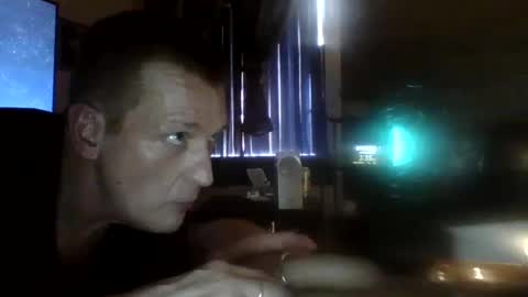 king Hung Uncut online show from October 18, 10:37 pm