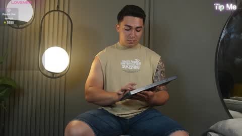 hunk_ryan online show from February 2, 7:14 pm