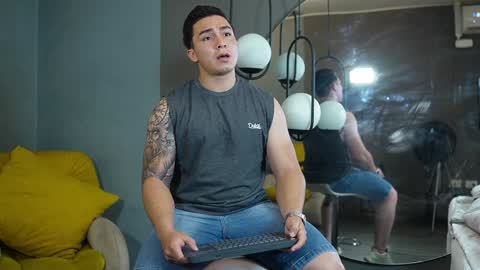 hunk_ryan online show from January 26, 8:34 pm