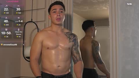 hunk_ryan online show from October 23, 1:25 pm