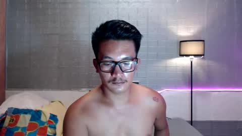 hunkylloyd online show from May 3, 7:22 am