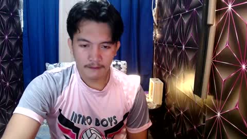 hunkylloyd online show from December 19, 2:34 am