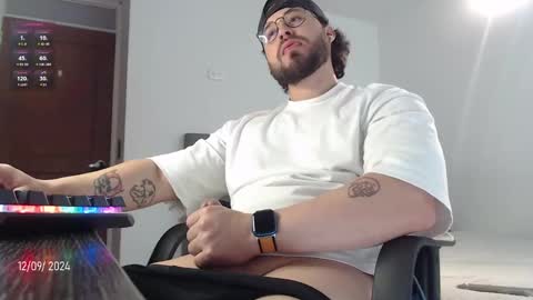   online show from December 9, 10:05 pm