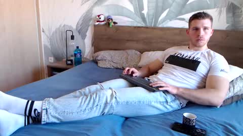 Hunter Bridges online show from February 4, 10:00 am