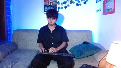 Son Hyunjin online show from March 26, 2:04 am