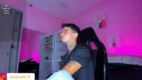 IAN CASTILLO online show from October 22, 11:25 am